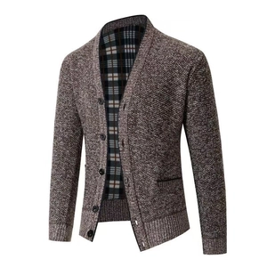 Eleganter Herren Strickcardigan in Braun mit V-Ausschnitt und Karofutter-Innenseite