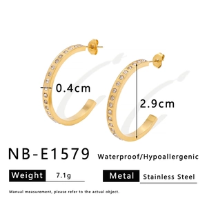 Boucles d'oreilles créoles C en acier doré avec cristaux, 2,9cm de diamètre et étanches