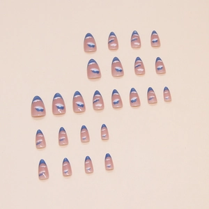 24 künstliche Mandelnägel in Rosa mit blau-weißem Wolken- und Wellenmuster-Design
