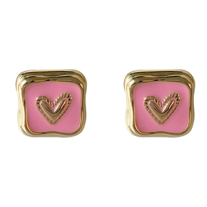 Orecchini a cuore rosa con cornici quadrate dorate e motivo a cuore in rilievo dorato