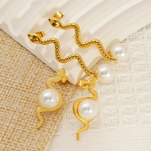 Boucles D'oreilles Serpent En Acier Inoxydable 304 Plaqué Or 18k Avec Künstliche Perle D'imitation Imperméable Hypoallergénique