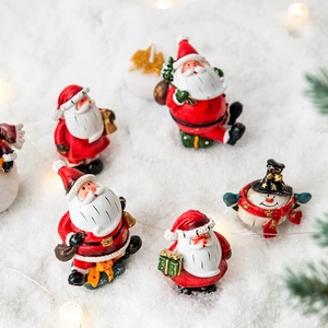 Miniature Christmas Resin Figurines Santa Claus Snowman Reindeer Statues For Tabletop Decor Festive Party Micro Landscape Ornaments