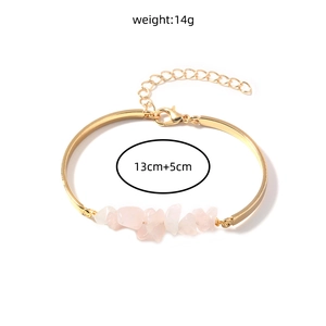 Detail of pink natural stone beaded chain bracelet with 13cm length and 14g weight