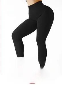 Détail du legging de yoga sans couture avec taille haute et contrôle du ventre
