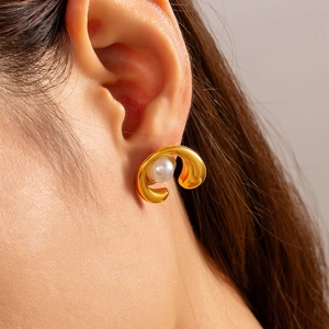 Chic C-shaped titanium steel gold-plated earrings with shell pearl for women