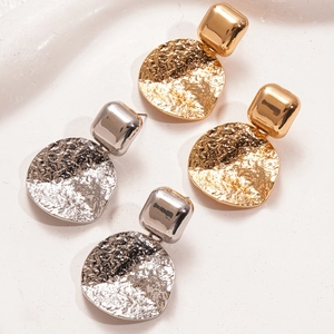 Boucles d'oreilles géométriques en métal martelé carrées et rondes en or et argent