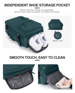 Detalle de mochila de viaje con compartimento para zapatos y forro fácil de limpiar