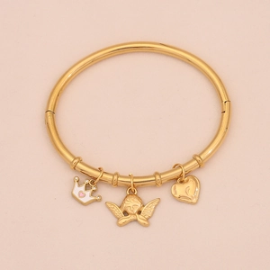 Bracciale rigido dorato in acciaio inox con ciondoli a corona, angelo e cuore su rosa