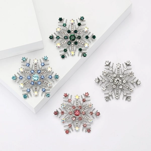Broche Flocon de Neige Scintillante en Alliage de Strass Élégante Épingle de Noël pour Femme Robe Manteau Bijoux