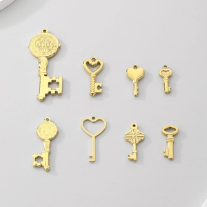 Set mit 8 goldenen Edelstahl-Schlüsselanhängern im Vintage-Stil für DIY-Schmuck
