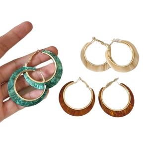 Bohemian acrylic C-shaped geometric hoop earrings in green marble, cream and amber resin