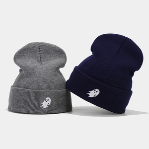 Knit ghost beanie set in grey and navy blue for winter street style warmth
