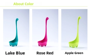 Drie kleurrijke Nessie-soeplepels in blauw, roze en groen met staande voetjes