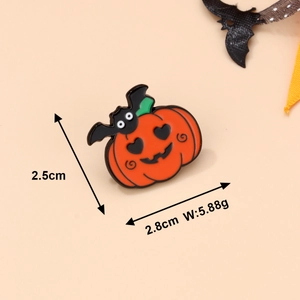 Detailed view of Halloween pumpkin enamel pin with dimensions 2.8cm x 2.5cm and 5.88g weight