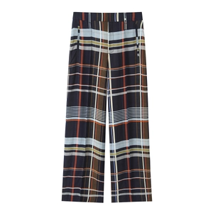 Damen Freizeithose mit buntem Karomuster, weitem Bein und Gürtelschlaufen auf weißem Grund