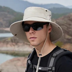 Outdoor wide brim sun hat in off-white with chin strap and travellers embroidery