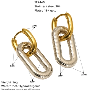 Detailed dimension guide for two-tone gold-plated stainless steel oval hoop earrings