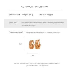 Size chart showing 24k gold plated earrings weight, material, and 3cm x 2cm dimensions