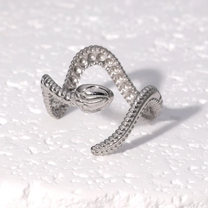 Adjustable silver snake ring with scale texture made of minimalist stainless steel