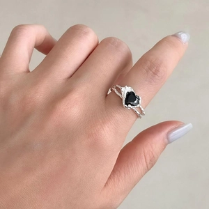 Minimalist S925 silver heart ring with irregular lava texture and black zircon stone