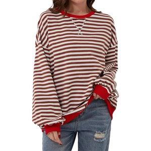 Felpa casual da donna a righe rosse e bianche con polsini a coste e spalle scese