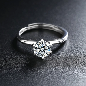 Elegant silver crown ring with a sparkling round zircon in a classic six-prong setting