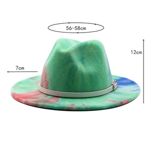 Dimensions du chapeau fedora tie-dye avec circonférence de 56-58 cm et bord de 7 cm