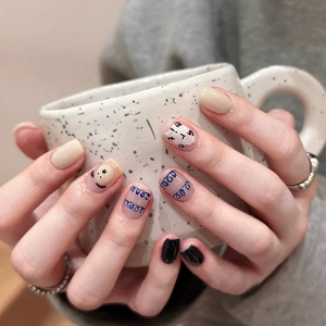 Faux Ongles À Presser Chiot Dessin Animé Motif Vague Bleue Style Doux Carrés Courts Pour Femmes