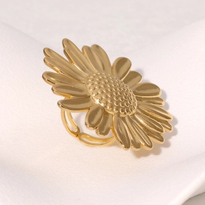 Bague tournesol en acier inoxydable plaqué or 18K avec anneau réglable et sculpture florale