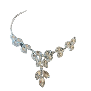 Set gioielli di lusso in argento con foglie di cristallo scintillanti e ciondolo a goccia