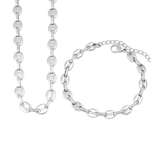 Vista dettagliata del set collana e bracciale in acciaio argento a maglia chicco di caffè