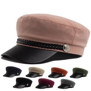 Berretto newsboy rosa con visiera in pelle PU nera e opzioni di colore in basso