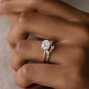 Anillos De Boda Apilables De Circonita Cúbica Ovalada Cobre Chapado En Oro Blanco Diseño Elegante De Rama De Hoja Para Mujeres
