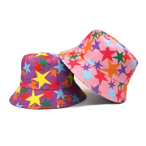 Bobs mixtes en toile avec imprimés étoiles colorées en violet et rose pour protection solaire