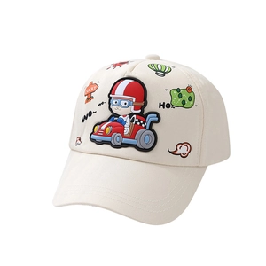 Casquette enfant crème avec chat de dessin animé 3D, voiture rouge et motifs soleil