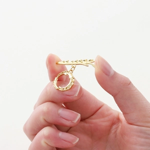 14k gold plated copper toggle clasp with leaf texture and engraved ring for jewelry making