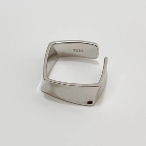 Minimalist S925 sterling silver square geometric open ring with polished metal finish