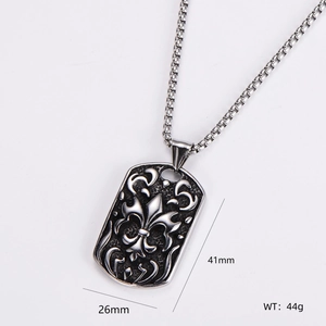 Detailed view of silver skull star pendant with 26mm width and 41mm height dimensions