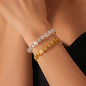 Hollow Daisy Flower Cuff Bracelet Copper Metal Adjustable Open Elegant Vintage Jewelry For Women Fashion Accessory