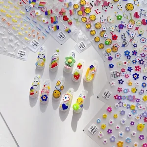 5D-geprägte Nagelaufkleber mit Regenbogen-, Smiley- und Gänseblümchen-Mustern