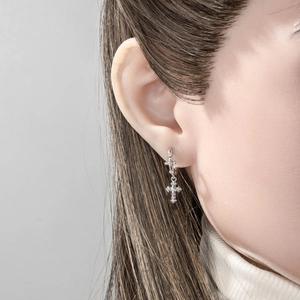 Boucles d'oreilles croix en argent avec oxydes de zirconium, style double croix