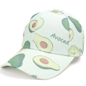 Detailansicht der hellgrünen Baseballkappe mit Avocado-Print und Segeltuch-Struktur