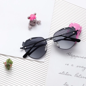 Polarized kids bear-shaped metal sunglasses with stylish grey gradient lenses