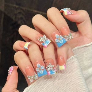 Handgefertigt 3D Blume Pentagramm Strass Künstliche Nägel Mehrfarbig Smudge Entenschnabel Französisch Stil Falsche Nägel Damen Schmuck