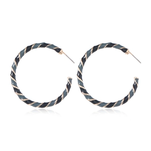 Fashionable C-shaped large hoop earrings with tricolor spiral stripes in gold, black, and gray