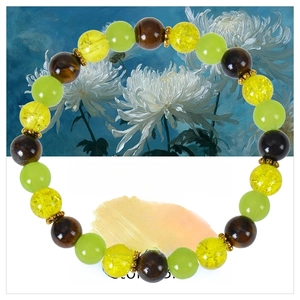 Detailansicht des November-Geburtssteinarmbands mit gelben und grünen 8mm Natursteinen