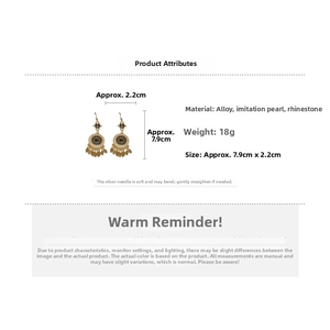 Detailed size specifications for bohemian tassel pearl earrings with teardrop metal leaves