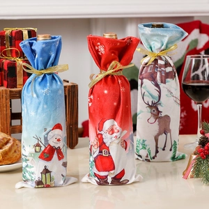Copribottiglie di vino natalizi con motivi di Babbo Natale, pupazzo di neve e renne