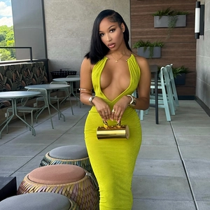 Robe Maxi Moulante Col En V Plongeant Dos Nu Tricot Soirée Clubwear Détail Anneau Métallique Sexy Coupe Ajustée