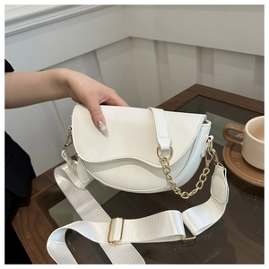 Sac Bandoulière Selle Demi-Cercle Chic Pour Femme En Cuir PU Avec Chaîne Dorée Et Large Bandoulière Sac Urbain Décontracté